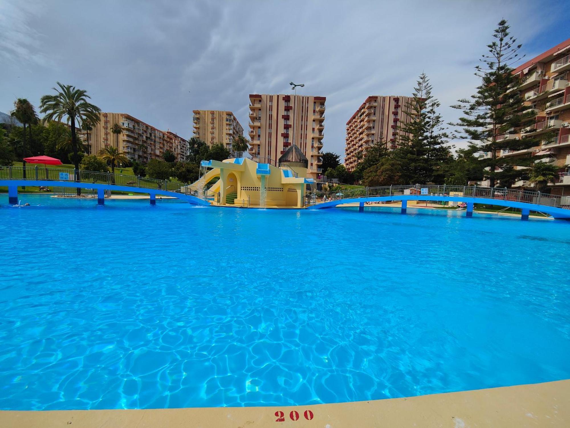 בנאלמדנה Apartamento Entero, Enormes Piscinas, Terraza Y Playa מראה חיצוני תמונה